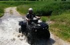 Quad ATV parcheggiati con vista sulle Colline Moreniche del Garda