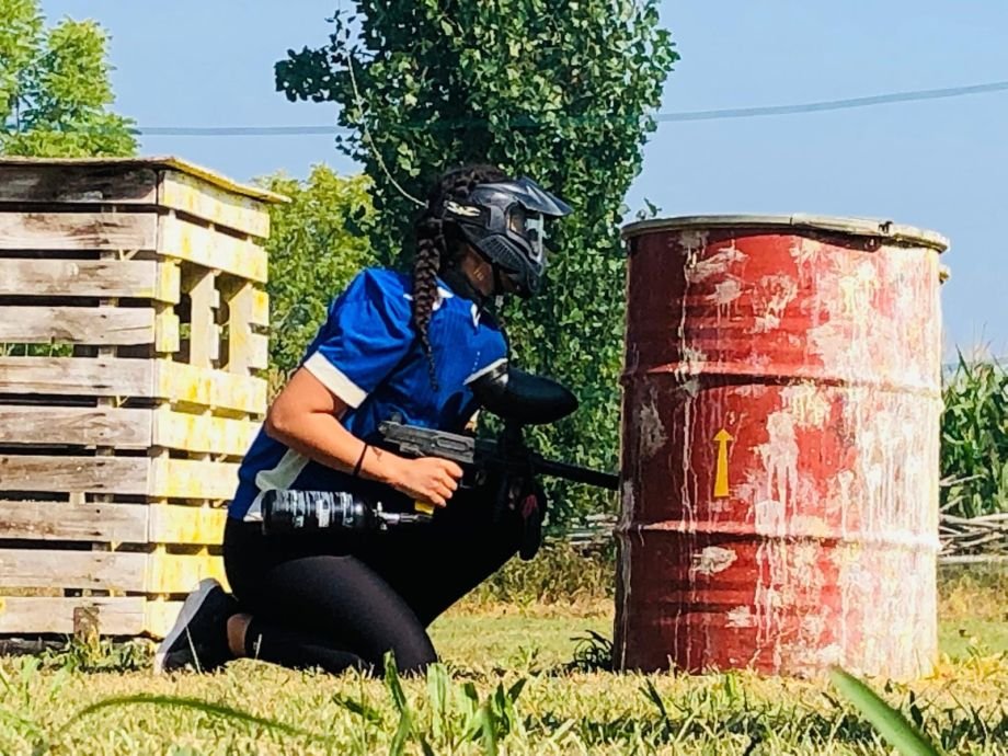 Azione di gioco nella Paintball Arena da 6000 metri quadri sul Garda