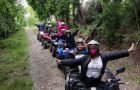 Guida quad esperta durante il tour sulle Colline Moreniche del Garda